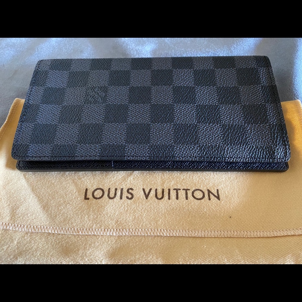 Louis Vuitton Damier Graphite Brazza Wallet